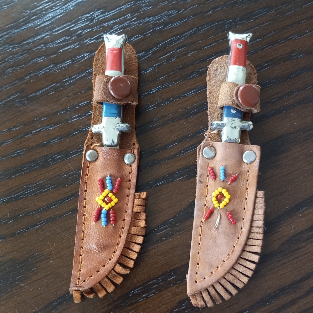 VINTAGE FIXED BLADE SOUVENIR KNIVES With Case